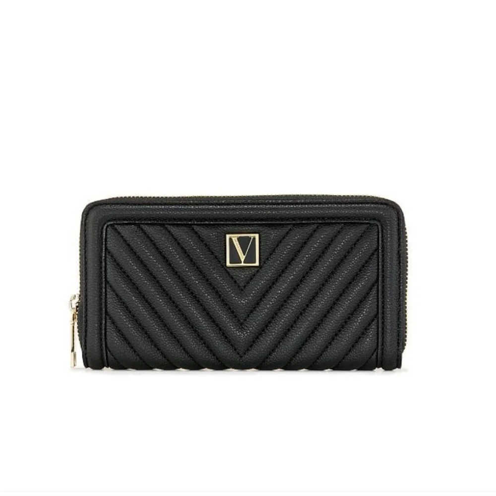 NEW Victoria Secret Full Size Wallet Quilted style perfect as a gift - Picture 5 of 8